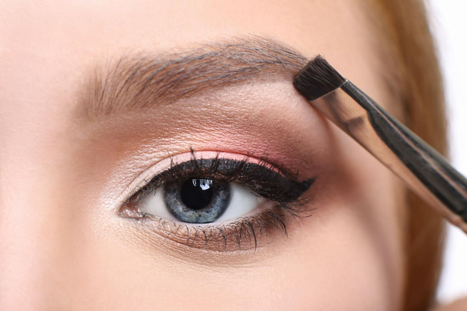 Sprancene makeup